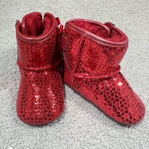 UGG Jesse Bow II Gel Hearts Shiny Red Kids Boots